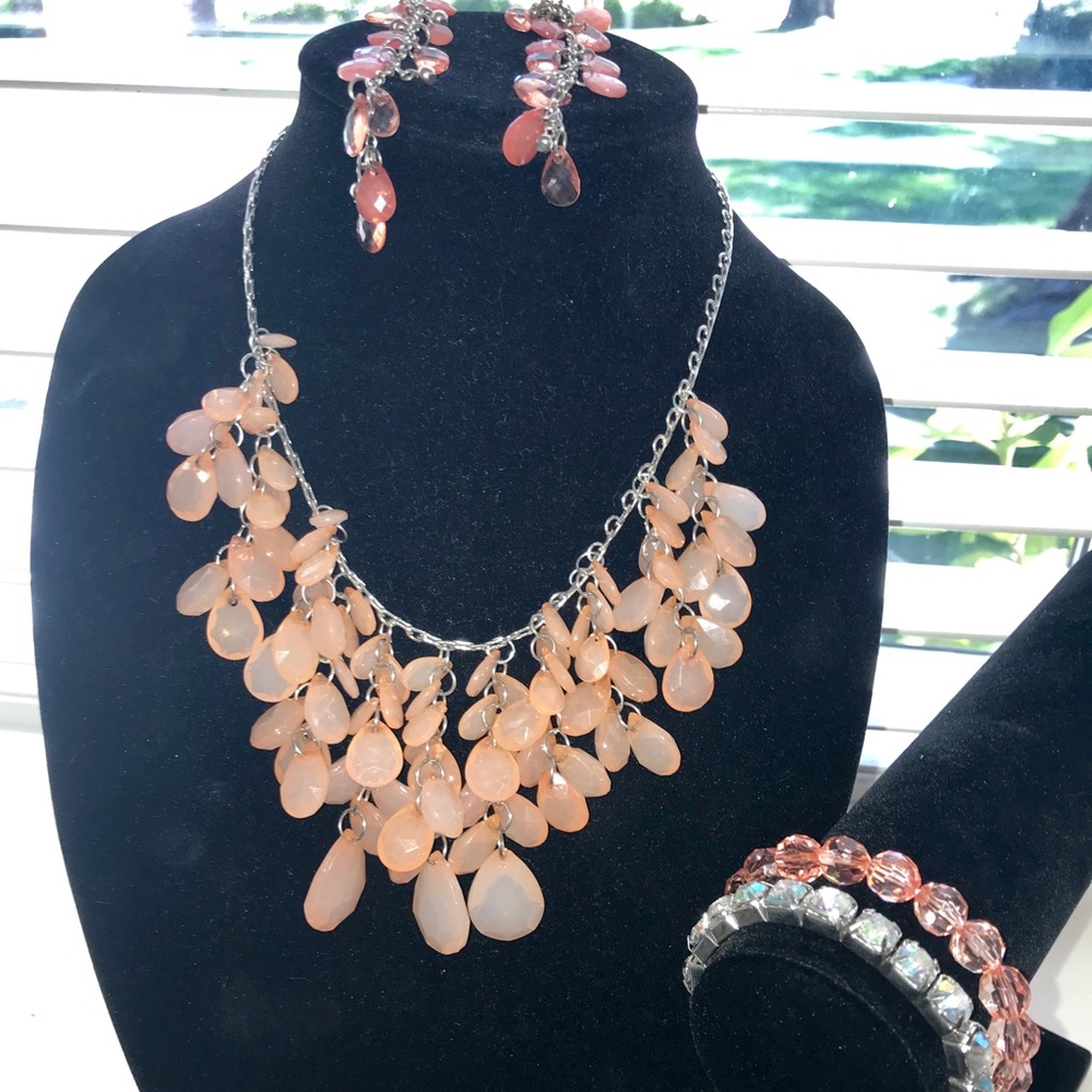 Jewelry sets!🛍❤️💳📫💵